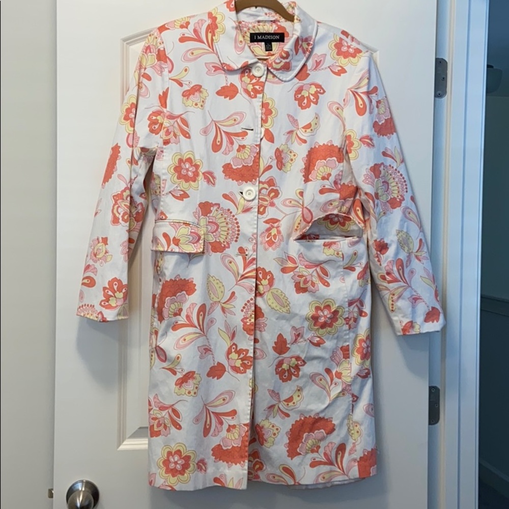 Lightweight Jacket Size Large - Beautiful floral